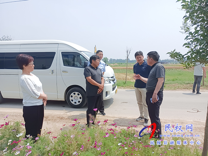县政协副主席刘伟调研我县特色优质农产品基地建设情况 县政协副主席刘伟调研我县特色优质农产品基地建设情况