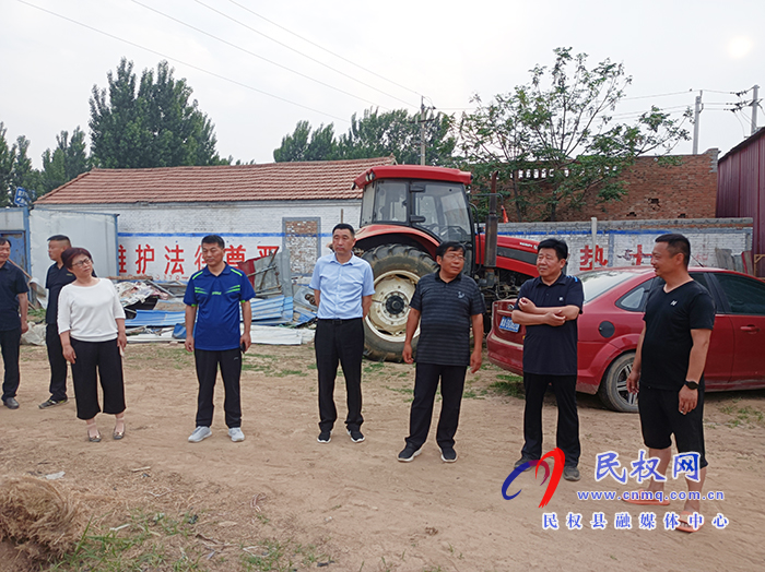 县政协副主席刘伟调研我县特色优质农产品基地建设情况 县政协副主席刘伟调研我县特色优质农产品基地建设情况