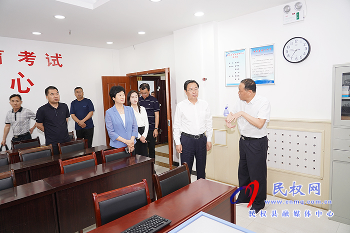 市人大常委会副主任、县委书记姬脉常查看高招考务工作准备情况 市人大常委会副主任、县委书记姬脉常查看高招考务工作准备情况