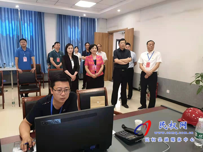 副市长岳爱云到民查看高考考务工作 副市长岳爱云到民查看高考考务工作
