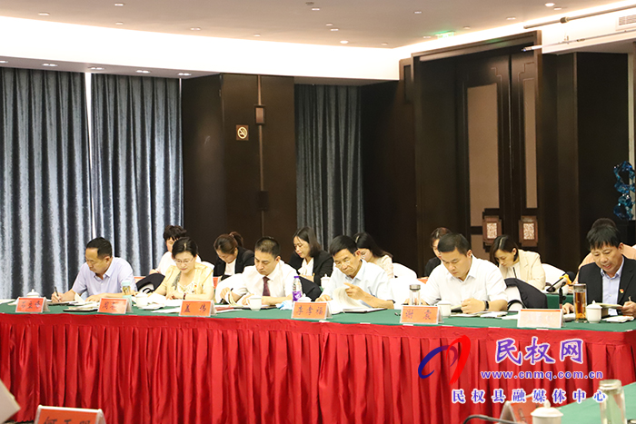 出席市五届人大五次会议的我县代表团认真审议市政府工作报告等报告 出席市五届人大五次会议的我县代表团认真审议市政府工作报告等报告