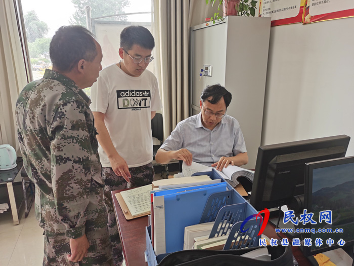 县委常委、纪委书记、监察委主任张亚光到林七乡督导“三夏”生产和秸秆禁烧工作 县委常委、纪委书记、监察委主任张亚光到林七乡督导“三夏”生产和秸秆禁烧工作