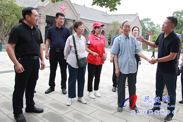 革命烈士李省三后人一行到秣坡村红色文旅小镇参观 革命烈士李省三后人一行到秣坡村红色文旅小镇参观