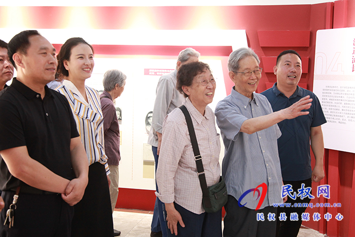 革命烈士李省三后人一行到秣坡村红色文旅小镇参观 革命烈士李省三后人一行到秣坡村红色文旅小镇参观