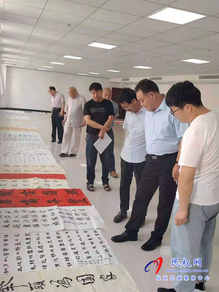 县文联举行书法、美术、文学作品的征集以及评选活动 县文联举行书法、美术、文学作品的征集以及评选活动