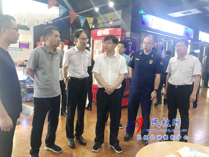县委副书记、县长张团结查看安全生产工作 县委副书记、县长张团结查看安全生产工作