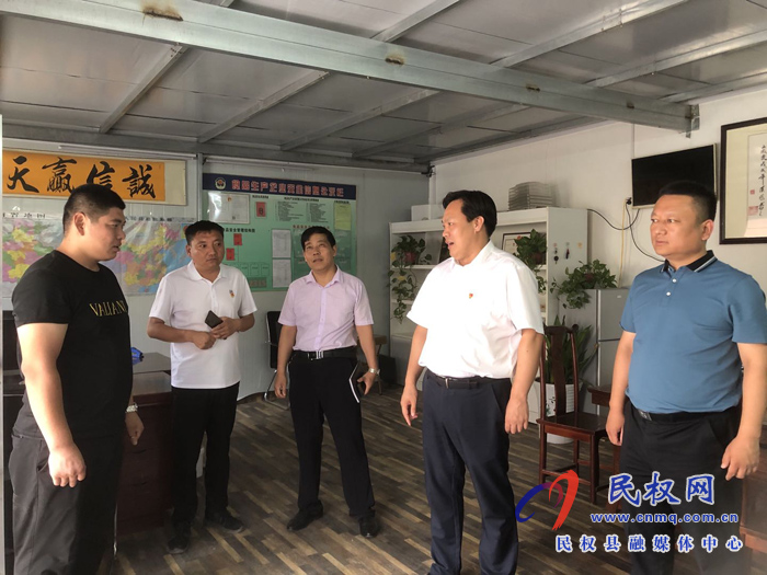 县委常委、政法委书记、副县长孟祥亮到伯党乡开展“三•五”基层工作日活动 县委常委、政法委书记、副县长孟祥亮到伯党乡开展“三•五”基层工作日活动