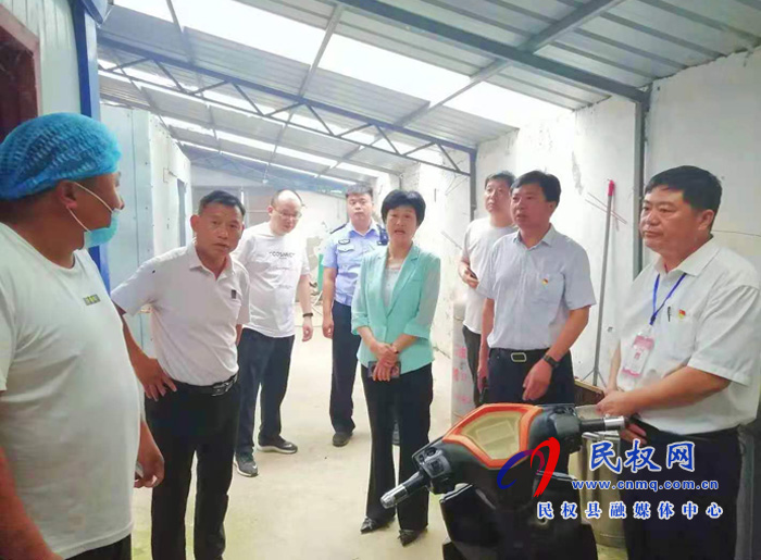 县人大主任周燕到老颜集乡开展消防安全大检查 县人大主任周燕到老颜集乡开展消防安全大检查