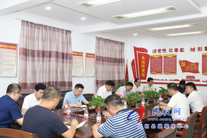 县委副书记、县长张团结深夜暗访消防安全管理工作 县委副书记、县长张团结深夜暗访消防安全管理工作