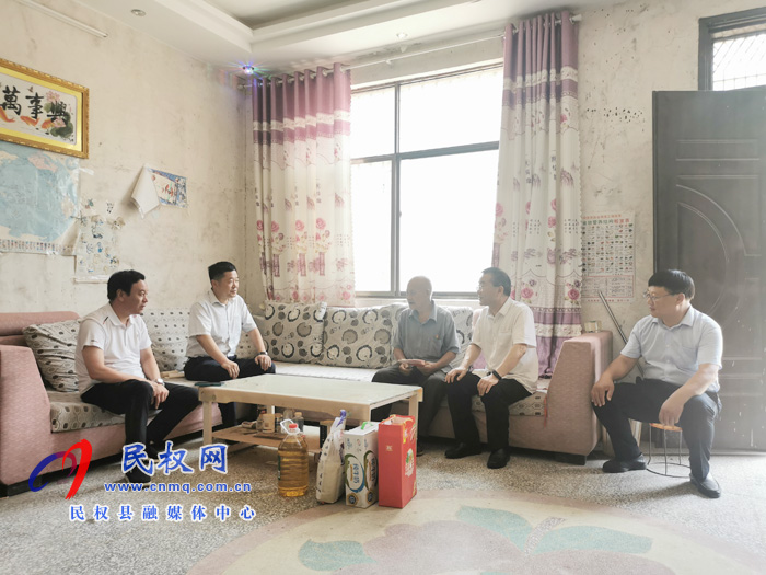 商丘市政府副秘书长任善礼到民权县龙塘镇轩庄村走访慰问老党员 商丘市政府副秘书长任善礼到民权县龙塘镇轩庄村走访慰问老党员