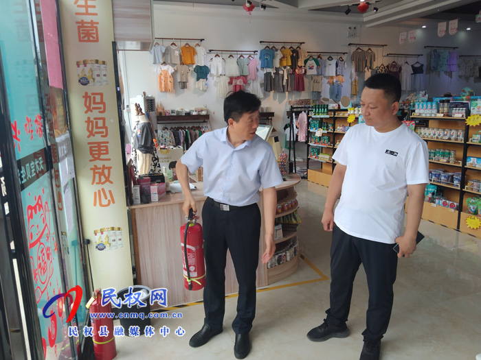县政府党组成员、信访局局长陈鸿志深入“万人助万企”活动联系企业走访调研 县政府党组成员、信访局局长陈鸿志深入“万人助万企”活动联系企业走访调研