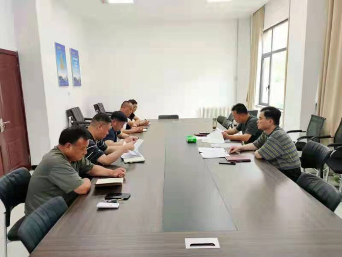 县领导马德伟到县商务局督导安全排查工作 县领导马德伟到县商务局督导安全排查工作