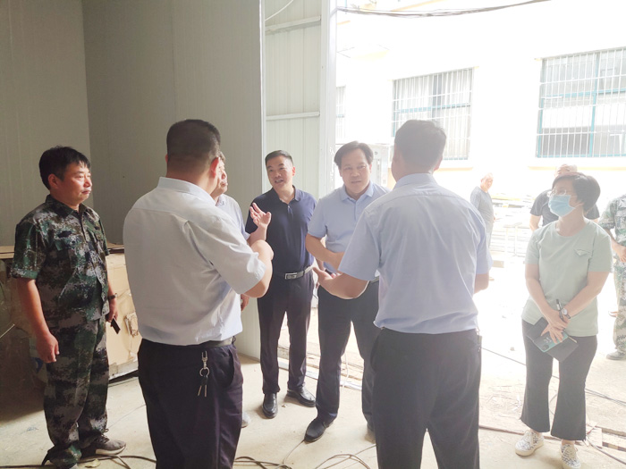 县委常委、政法委书记、副县长孟祥亮到白云寺镇检查扶贫车间安全生产工作 县委常委、政法委书记、副县长孟祥亮到白云寺镇检查扶贫车间安全生产工作