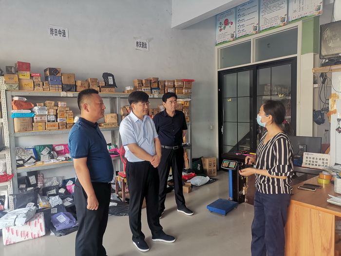 县委副书记、县长张团结到伯党乡督导“九小”场所和沿街门面整治工作 县委副书记、县长张团结到伯党乡督导“九小”场所和沿街门面整治工作