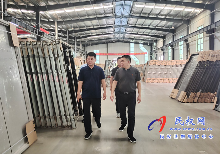 双塔镇:党委书记葛运刚深入开展 “万人助万企”活动 双塔镇:党委书记葛运刚深入开展 “万人助万企”活动
