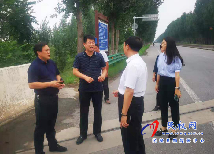 县委常委、政法委书记、副县长孟祥亮到双塔镇开展巡河工作 县委常委、政法委书记、副县长孟祥亮到双塔镇开展巡河工作