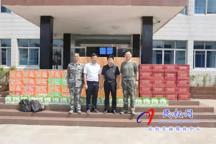 人和镇到县武装部队开展“八一”拥军慰问活动 人和镇到县武装部队开展“八一”拥军慰问活动