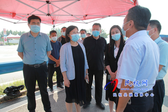 县领导王静娴调研疫情防控工作 县领导王静娴调研疫情防控工作