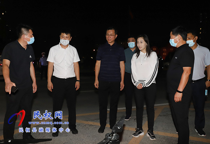 副县长朱琳督导“全城消杀防疫”行动 副县长朱琳督导“全城消杀防疫”行动