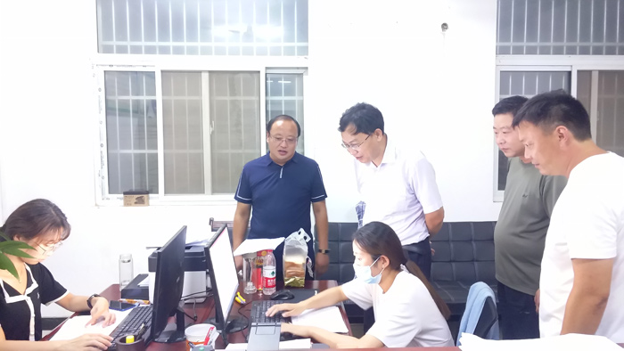 县委常委、纪委书记、监察委主任张亚光到胡集乡督导疫情防控工作 县委常委、纪委书记、监察委主任张亚光到胡集乡督导疫情防控工作