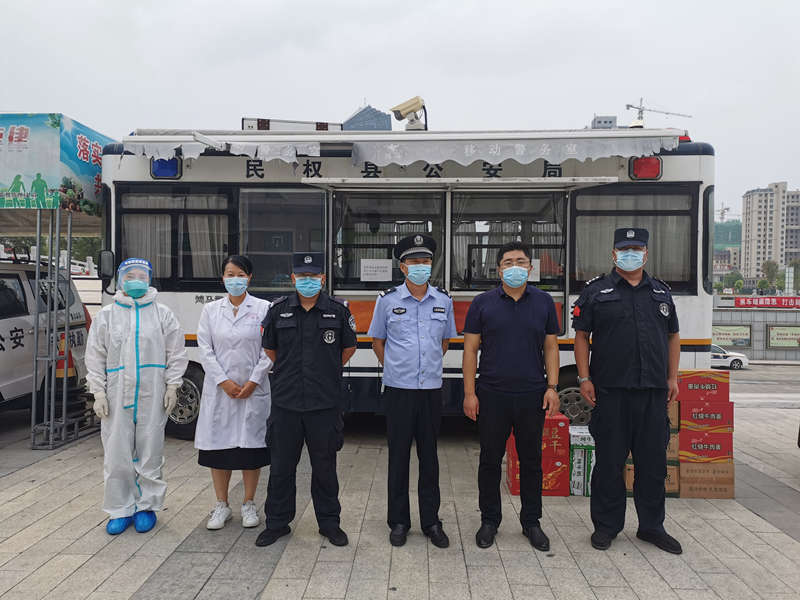 团委开展“四送一助力”行动 团委开展“四送一助力”行动