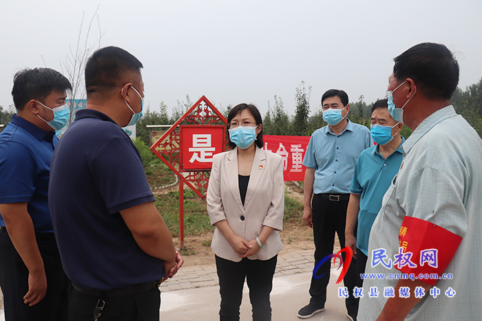 县委副书记、代县长王静娴到野岗镇调研疫情防控工作 县委副书记、代县长王静娴到野岗镇调研疫情防控工作