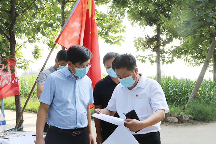 县委书记张团结调研疫情防控和消防安全工作