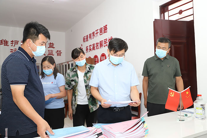 县委书记张团结调研疫情防控和消防安全工作
