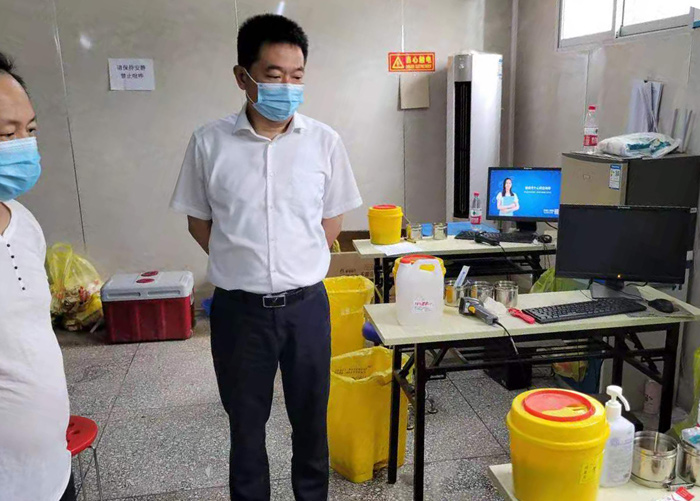 县委常委、县委办公室主任孟亚松到野岗镇暗访督导疫情防控工作 县委常委、县委办公室主任孟亚松到野岗镇暗访督导疫情防控工作