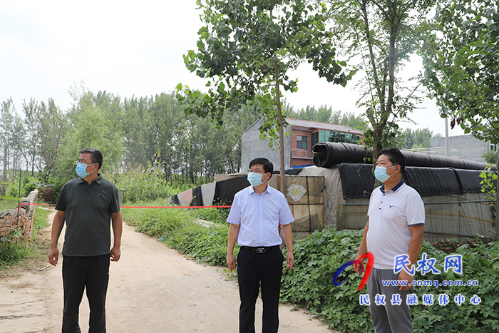县委书记张团结暗访疫情防控工作 县委书记张团结暗访疫情防控工作