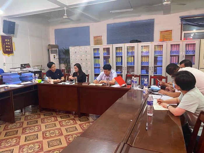 县委常委、副县长房季、政府副县长朱琳在县疫情防控指挥部召开紧急工作会议 县委常委、副县长房季、政府副县长朱琳在县疫情防控指挥部召开紧急工作会议