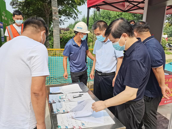 县委常委、统战部长赵通督导在建项目工地疫情防控工作 县委常委、统战部长赵通督导在建项目工地疫情防控工作