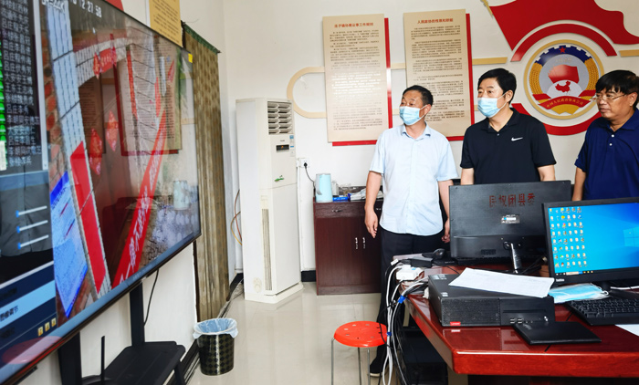 县委常委、宣传部长屠志远到庄子镇督查疫情防控工作 县委常委、宣传部长屠志远到庄子镇督查疫情防控工作