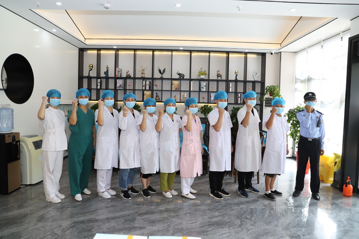 探访扎根在定点隔离酒店“疫”线医务工作者 探访扎根在定点隔离酒店“疫”线医务工作者