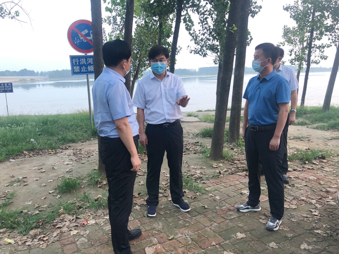 县委书记张团结到林七乡督导防汛和疫情防控工作 县委书记张团结到林七乡督导防汛和疫情防控工作