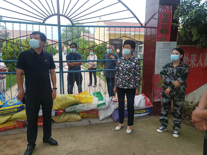县人大常委会主任周燕到老颜集乡督导防汛工作 县人大常委会主任周燕到老颜集乡督导防汛工作