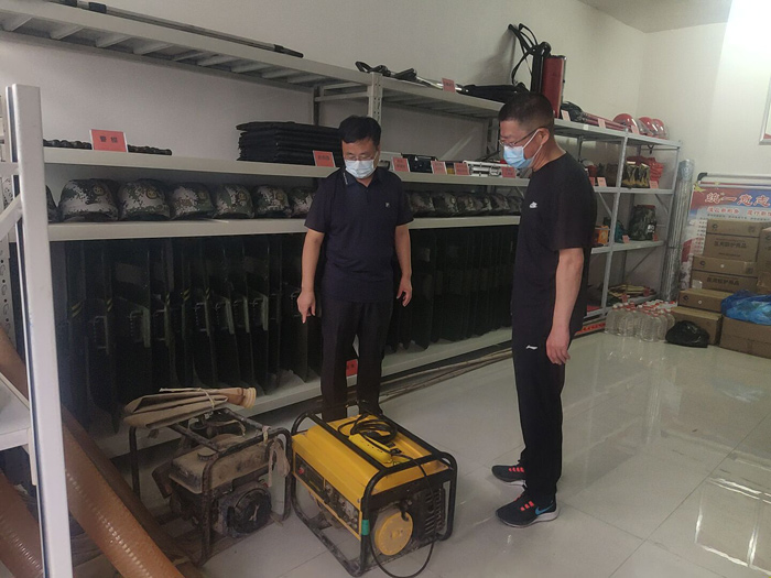 县人大副主任李勇到王庄寨镇督导疫情防控和防汛工作 县人大副主任李勇到王庄寨镇督导疫情防控和防汛工作