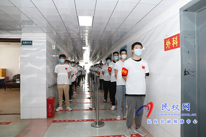 县委副书记、代县长王静娴检查征兵体检工作 县委副书记、代县长王静娴检查征兵体检工作