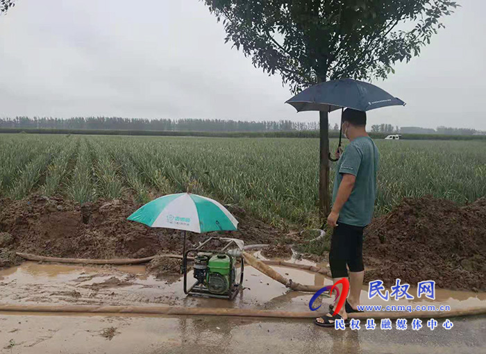王桥镇开展雨后隐患排查和排涝工作 王桥镇开展雨后隐患排查和排涝工作