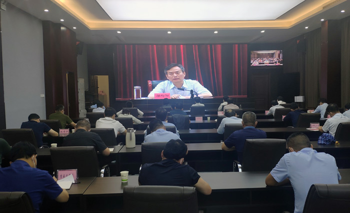 我县组织收听收看全市“三个一批”和“万人助万企”视频调度会 我县组织收听收看全市“三个一批”和“万人助万企”视频调度会