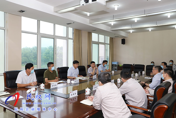 县委书记张团结深入企业开展“万人助万企”活动 县委书记张团结深入企业开展“万人助万企”活动