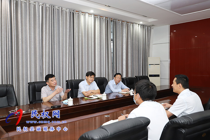 县委书记张团结深入企业开展“万人助万企”活动 县委书记张团结深入企业开展“万人助万企”活动