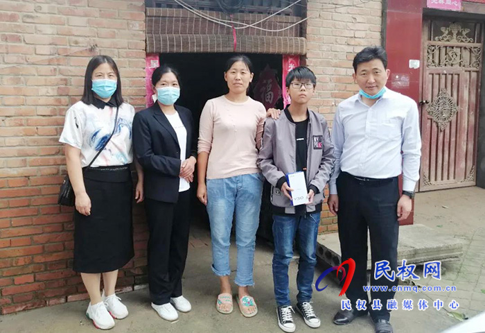 民权县实验中学积极开展“两送一免”活动 民权县实验中学积极开展“两送一免”活动