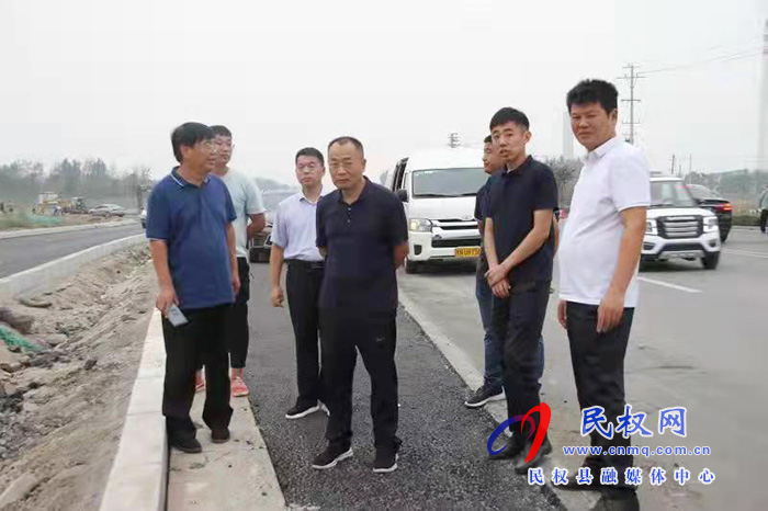 县政协主席周明河到冰熊大道西段环境综合整治项目督导工作 县政协主席周明河到冰熊大道西段环境综合整治项目督导工作