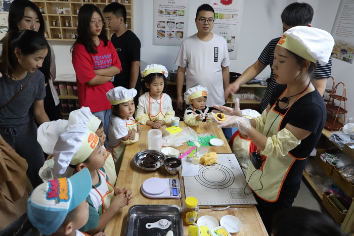 中秋月圆 家国情浓——民权县青少年研学基地开展“人满月圆 爱在中秋”亲子主题活动 中秋月圆 家国情浓——民权县青少年研学基地开展“人满月圆 爱在中秋”亲子主题活动