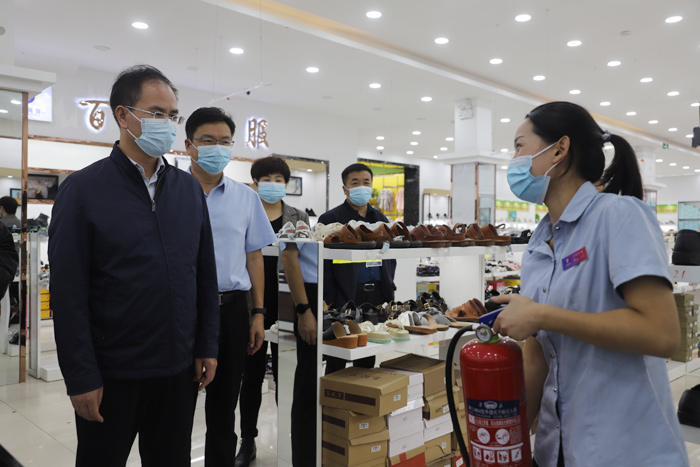 县委常委、常务副县长王景义督导检查我县安全生产工作 县委常委、常务副县长王景义督导检查我县安全生产工作
