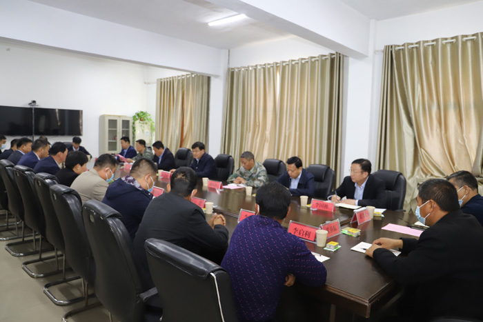 县委书记张团结主持召开国土空间规划座谈会