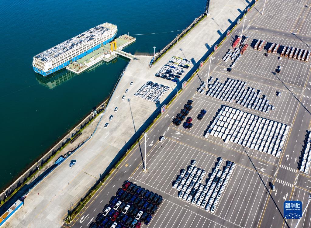 新思想引领新征程·时代答卷丨一江碧水奔流 一派新貌展现——习近平总书记谋划推动长江经济带发展谱写新篇章 新思想引领新征程·时代答卷丨一江碧水奔流 一派新貌展现——习近平总书记谋划推动长江经济带发展谱写新篇章