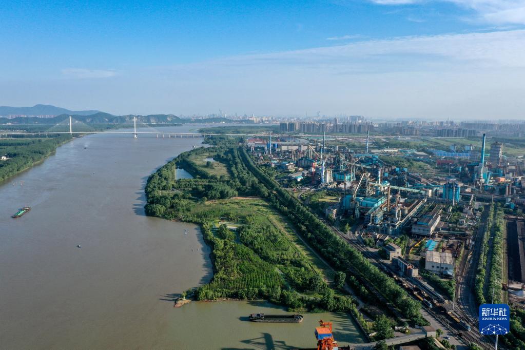 新思想引领新征程·时代答卷丨一江碧水奔流 一派新貌展现——习近平总书记谋划推动长江经济带发展谱写新篇章 新思想引领新征程·时代答卷丨一江碧水奔流 一派新貌展现——习近平总书记谋划推动长江经济带发展谱写新篇章