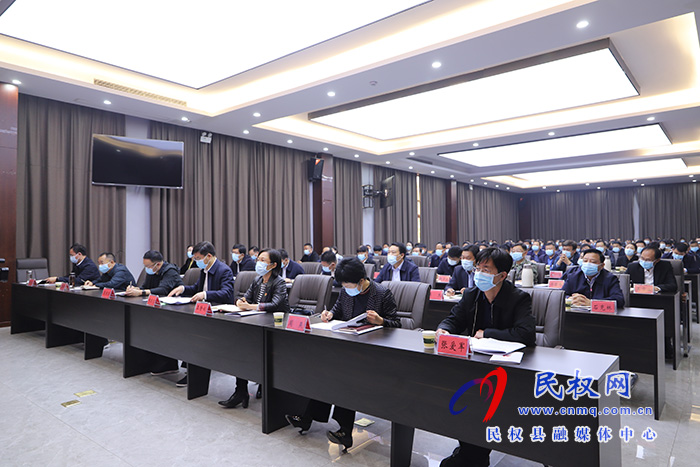 我县组织收听收看市委理论学习中心组（扩大）会议
